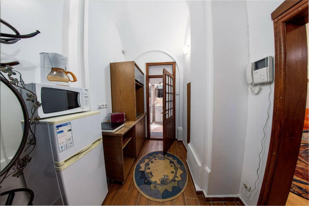Ada Old Town Apartments 3 Braşov Buitenkant foto